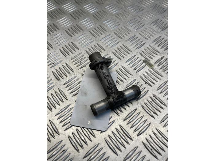 Begagnade Vattenrör Volkswagen Transporter/Caravelle T4 2.4 D Pris € 20,00 Marginaltabell erbjuds av EU Engines & Parts BV
