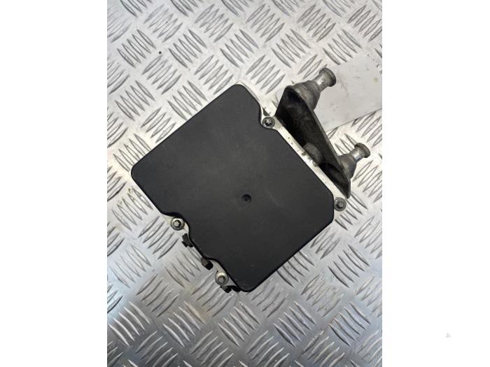 Usagé Bloc ABS Mercedes Sprinter 3,5t (906.73) 318 CDI 24V Prix € 150,00 Règlement à la marge proposé par EU Engines & Parts BV