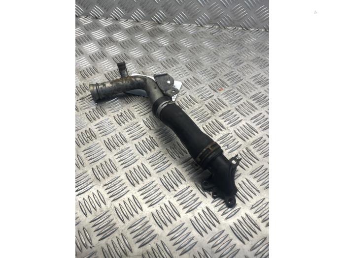 Begagnade Vattenrör Opel Vivaro 2.0 CDTI Pris € 20,00 Marginaltabell erbjuds av EU Engines & Parts BV