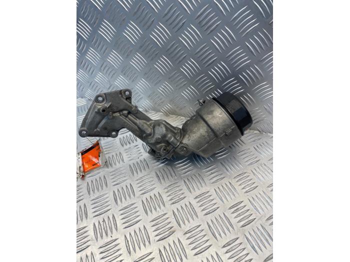 Gebrauchte Ölfiltergehäuse Mercedes Sprinter 3,5t (906.63) 319 CDI,BlueTEC V6 24V Preis € 35,00 Margenregelung angeboten von EU Engines & Parts BV