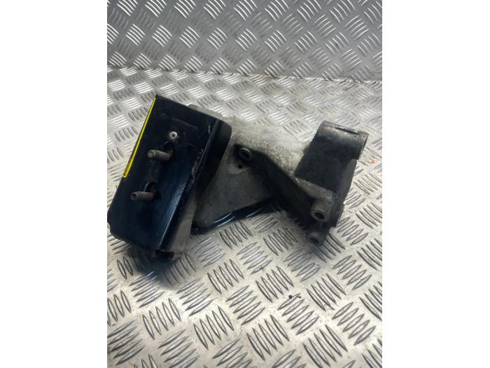 Used Engine mount Iveco New Daily IV 40C15V, 40C15V/P Price € 50,00 Margin scheme offered by EU Engines & Parts BV