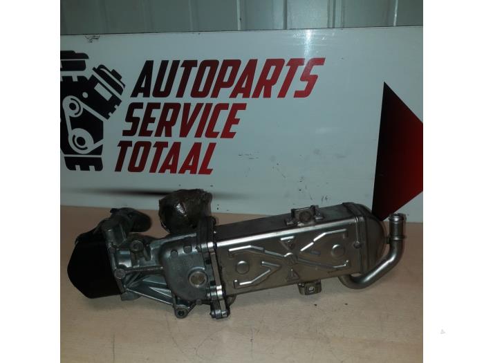 Usagé Refroidisseur RGE Audi Q3 (8UB/8UG) 2.0 TDI 16V 140 Prix € 100,00 Règlement à la marge proposé par EU Engines & Parts BV
