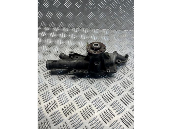 Begagnade Vattenpump Mercedes Sprinter 3,5t (906.73) 215 CDI 16V Pris € 35,00 Marginaltabell erbjuds av EU Engines & Parts BV