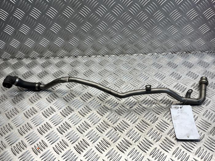 Begagnade Vattenrör Mercedes E (W213) E-220d 2.0 Turbo 16V Pris € 45,00 Marginaltabell erbjuds av EU Engines & Parts BV