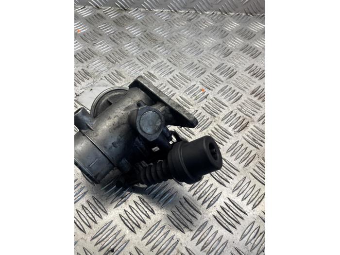 Gebrauchte AGR Ventil Mercedes C Combi (S202) 2.2 C-200 CDI 16V Preis € 50,00 Margenregelung angeboten von EU Engines & Parts BV