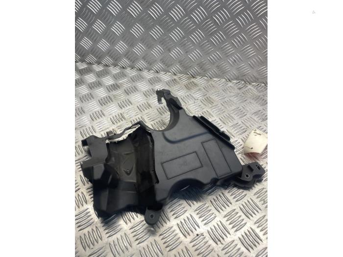 Gebrauchte Abdeckblech Motor Mercedes A (177.0) 1.5 A-180d Preis € 50,00 Margenregelung angeboten von EU Engines & Parts BV