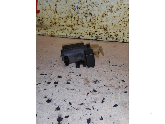 Begagnade Laddtryckssensor Mercedes C (W205) C-200 2.0 CGI 16V Pris € 25,00 Marginaltabell erbjuds av EU Engines & Parts BV