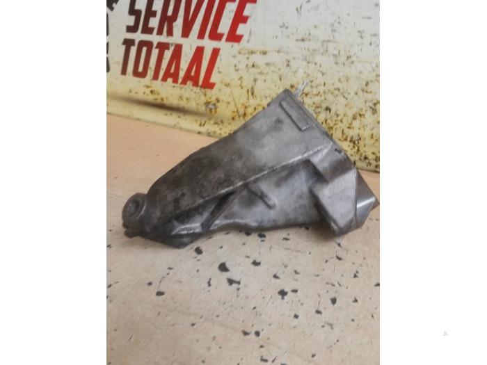 Used Engine mount Mercedes Sprinter 3,5t (906.63) 216 Price € 25,00 Margin scheme offered by EU Engines & Parts BV