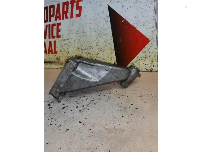Used Engine mount Mercedes Sprinter 3,5t (906.63) 216 Price € 25,00 Margin scheme offered by EU Engines & Parts BV