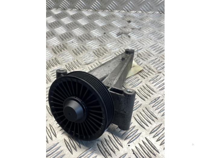 Usados Tensor correa múltiple Mercedes Sprinter 3,5t (906.63) 313 CDI 16V Precio € 25,00 Norma de margen ofrecido por EU Engines & Parts BV