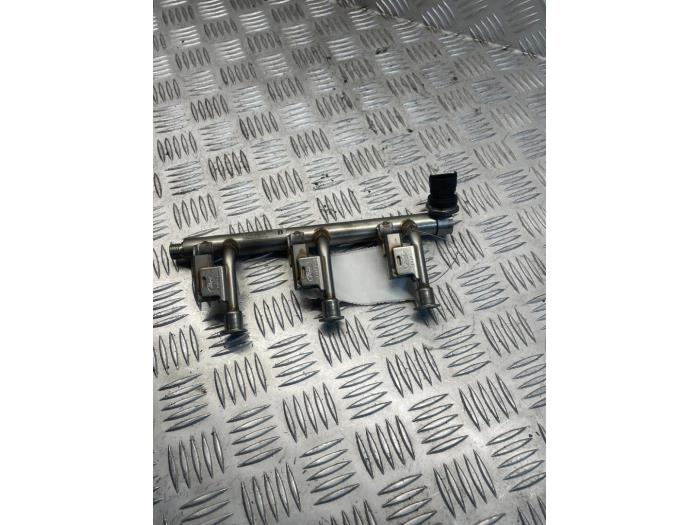 Usagé Système d'injection Ford Fiesta 6 (JA8) 1.0 EcoBoost 12V 100 Prix € 45,00 Règlement à la marge proposé par EU Engines & Parts BV
