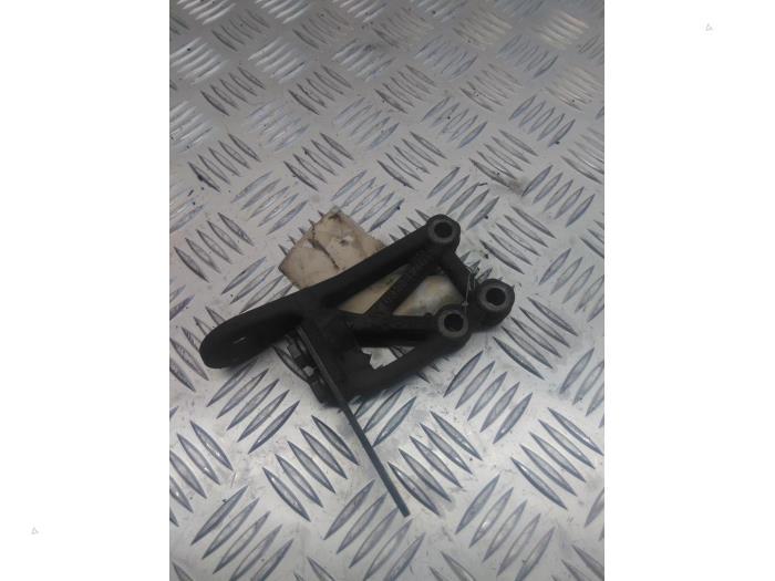 Gebrauchte Motorlager Ford Transit 2.2 TDCi 16V Preis € 20,00 Margenregelung angeboten von EU Engines & Parts BV