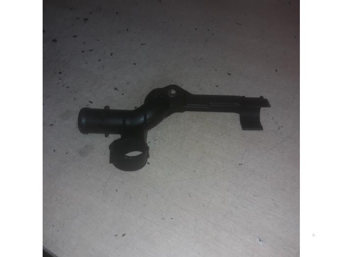 Begagnade Vattenrör Mercedes C (W203) Pris € 10,00 Marginaltabell erbjuds av EU Engines & Parts BV