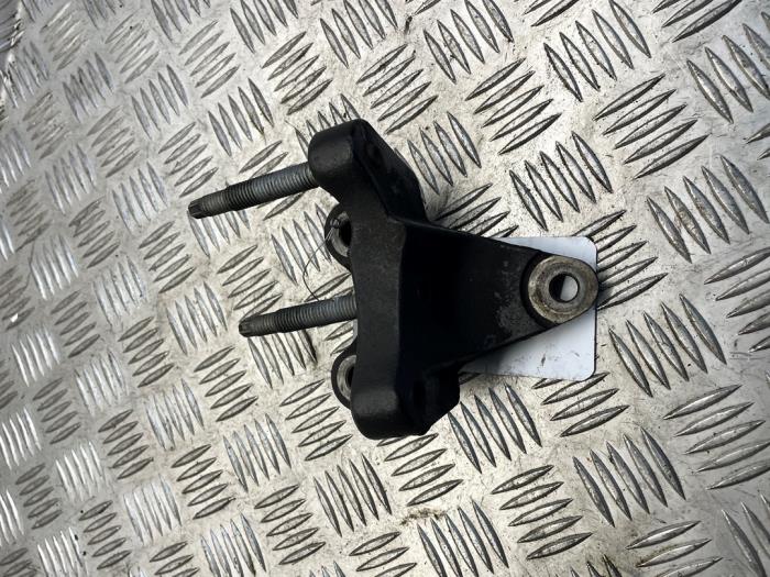 Used Engine mount Ford Transit 2.2 TDCi 16V Price € 25,00 Margin scheme offered by EU Engines & Parts BV