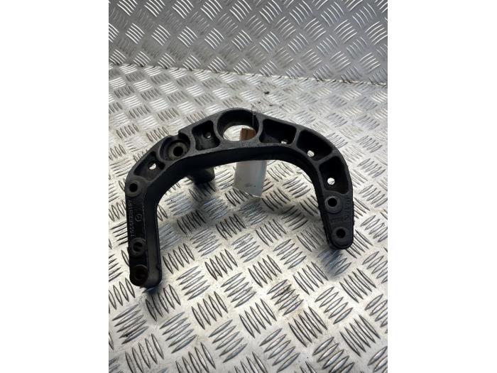 Gebrauchte Motorlager Mercedes V (638.2) V-220 2.2 CDI 16V Preis € 50,00 Margenregelung angeboten von EU Engines & Parts BV