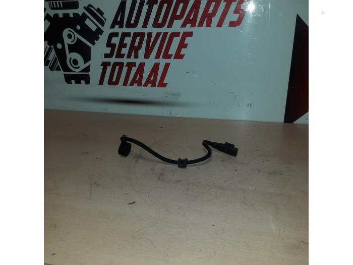 Begagnade Knackningssensor Mercedes E (W212) E-250 CDI 16V BlueEfficiency Pris € 15,00 Marginaltabell erbjuds av EU Engines & Parts BV