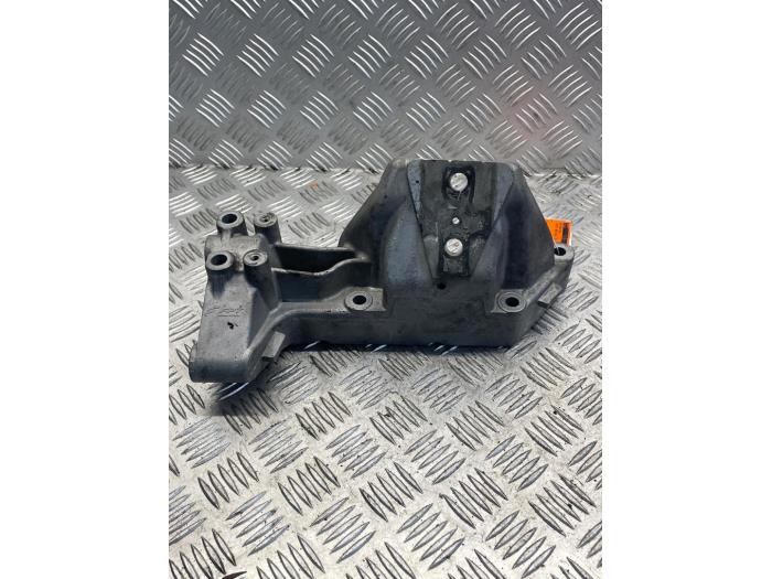 Used Engine mount Iveco New Daily V 29L13V, 35C13V, 35S13V, 40C13V, 40S13V Price € 50,00 Margin scheme offered by EU Engines & Parts BV