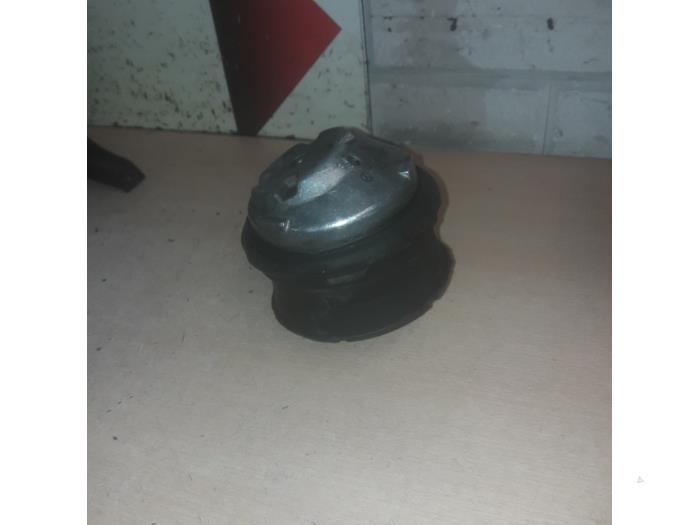 Used Engine mount Mercedes E (W210) 2.2 E-200 CDI 16V Price € 30,00 Margin scheme offered by EU Engines & Parts BV