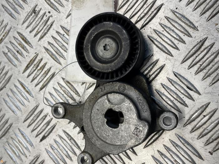 Gebrauchte Spannrolle Multiriemen Mercedes B (W246/W242) 2.0 B-200 NGD 16V Preis € 25,00 Margenregelung angeboten von EU Engines & Parts BV