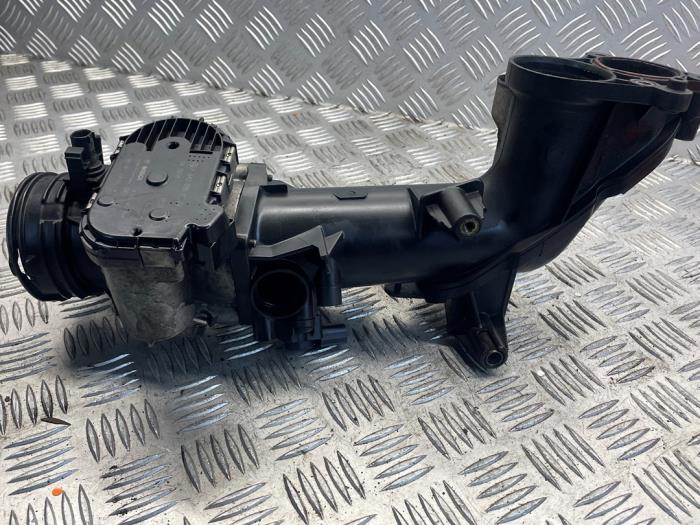 Gebrauchte Drosselklappengehäuse Mercedes Sprinter 5t (907.6) 319 CDI 3.0 V6 24V RWD Preis € 100,00 Margenregelung angeboten von EU Engines & Parts BV