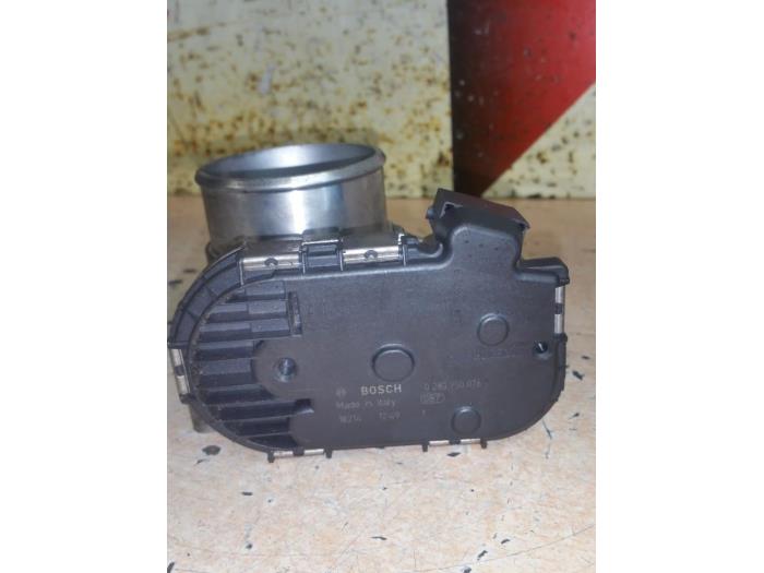 Gebrauchte Drosselklappengehäuse Mercedes C (W204) 1.8 C-180 CGI 16V Preis € 75,00 Margenregelung angeboten von EU Engines & Parts BV
