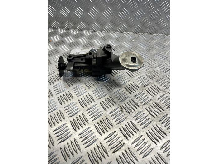 Gebrauchte Ölpumpe Renault Trafic New (JL) 1.9 dCi 82 16V Preis € 50,00 Margenregelung angeboten von EU Engines & Parts BV