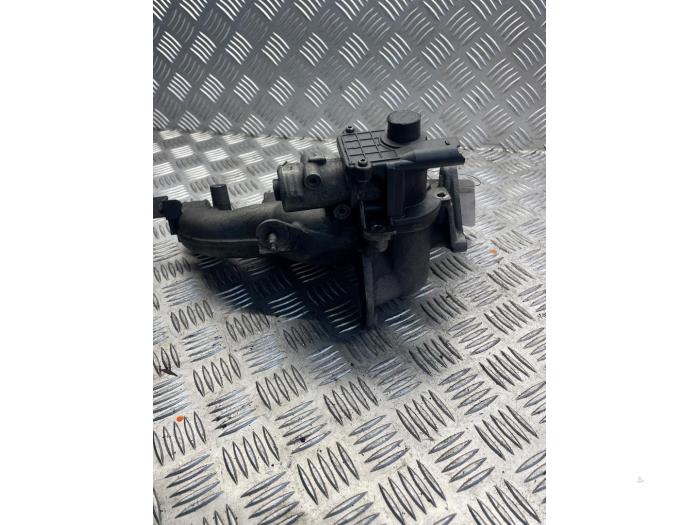 Używane Kolektor dolotowy Audi A4 (B7) 1.9 TDI Cena € 75,00 Procedura marży oferowane przez EU Engines & Parts BV