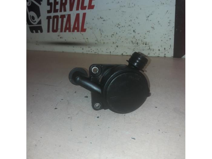 Usagé Ventilation carter Mercedes S (W221) Prix € 25,00 Règlement à la marge proposé par EU Engines & Parts BV