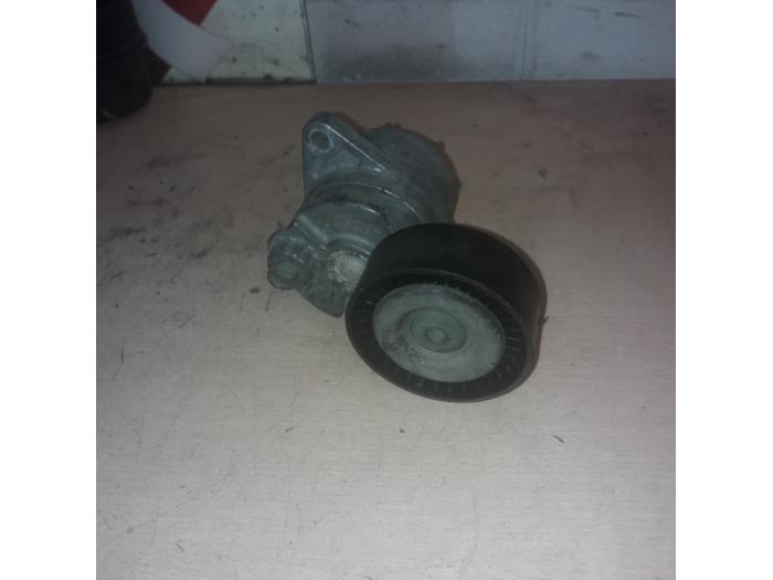 Usados Rodillo tensor correa múltiple Mercedes ML I (163) 270 2.7 CDI 20V Precio € 25,00 Norma de margen ofrecido por EU Engines & Parts BV
