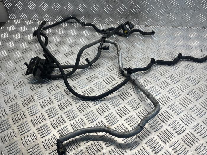 Begagnade Bränsleledning Landrover Range Rover IV (LG) 4.4 SDV8 32V Pris € 75,00 Marginaltabell erbjuds av EU Engines & Parts BV
