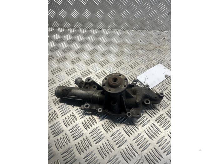 Begagnade Vattenpump Mercedes Sprinter 3t (903) 311 CDI 16V Pris € 35,00 Marginaltabell erbjuds av EU Engines & Parts BV