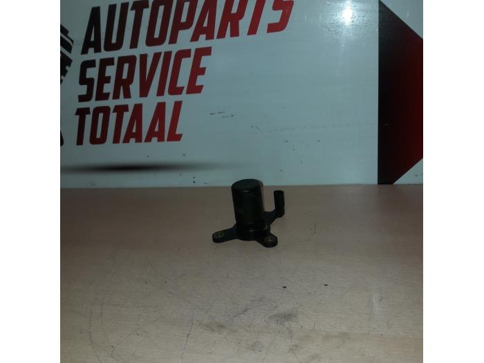 Begagnade Oljenivåsensor Mercedes C (W204) 1.8 C-180 CGI 16V Pris € 25,00 Marginaltabell erbjuds av EU Engines & Parts BV
