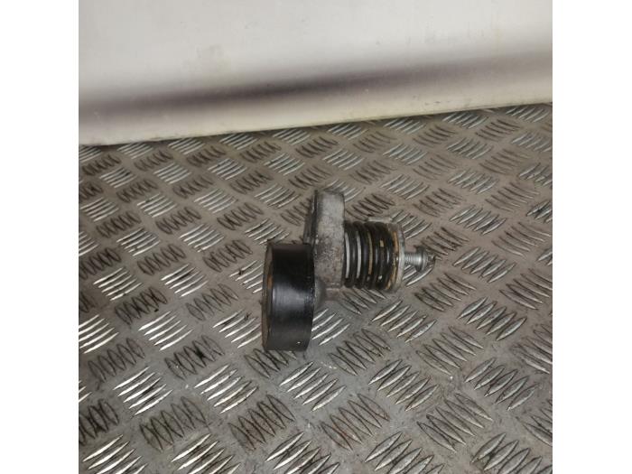 Usados Rodillo tensor correa múltiple Mercedes C (W204) 1.8 C-180 CGI 16V Precio € 25,00 Norma de margen ofrecido por EU Engines & Parts BV