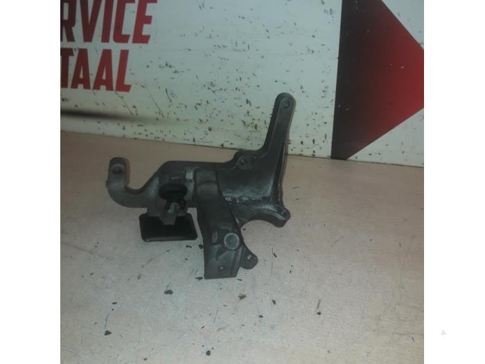 Used Engine mount Ford Focus 3 1.6 TDCi Price € 25,00 Margin scheme offered by EU Engines & Parts BV