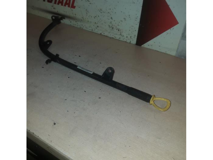Gebrauchte Ölmessstab Mercedes B (W246/W242) 2.2 B-220 CDI BlueEFFICIENCY,d 16V Preis € 35,00 Margenregelung angeboten von EU Engines & Parts BV