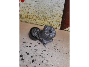 Spanrolle multiriem van een Mercedes-Benz Sprinter 3,5t (906.63) 213 CDI 16V 2009