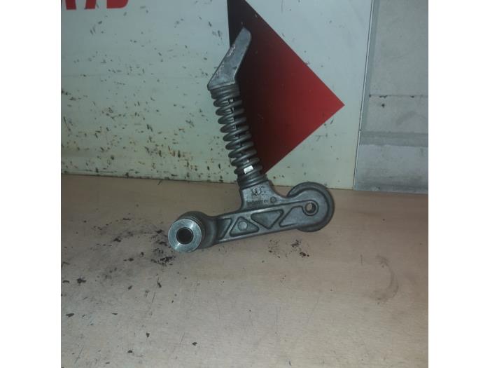 Usados Tensor correa múltiple Mercedes B (W246/W242) 1.8 B-200 CDI BlueEFFICIENCY 16V Precio € 25,00 Norma de margen ofrecido por EU Engines & Parts BV