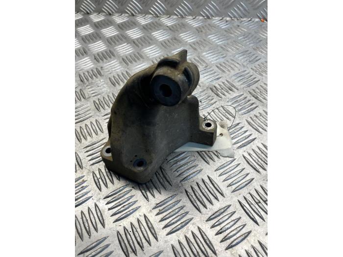 Used Engine mount Mercedes E (W211) 3.0 E-320 CDI 24V Price € 25,00 Margin scheme offered by EU Engines & Parts BV