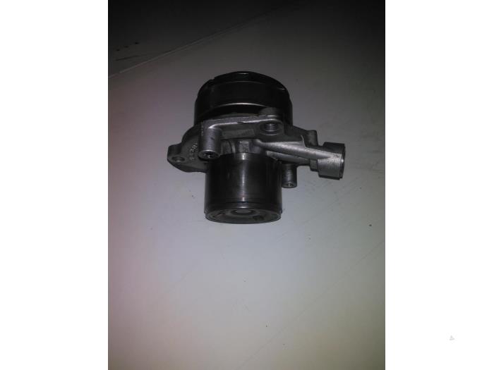 Usagé Pompe à eau Volkswagen Transporter/Caravelle T6 2.0 TDI DRF Prix € 50,00 Règlement à la marge proposé par EU Engines & Parts BV