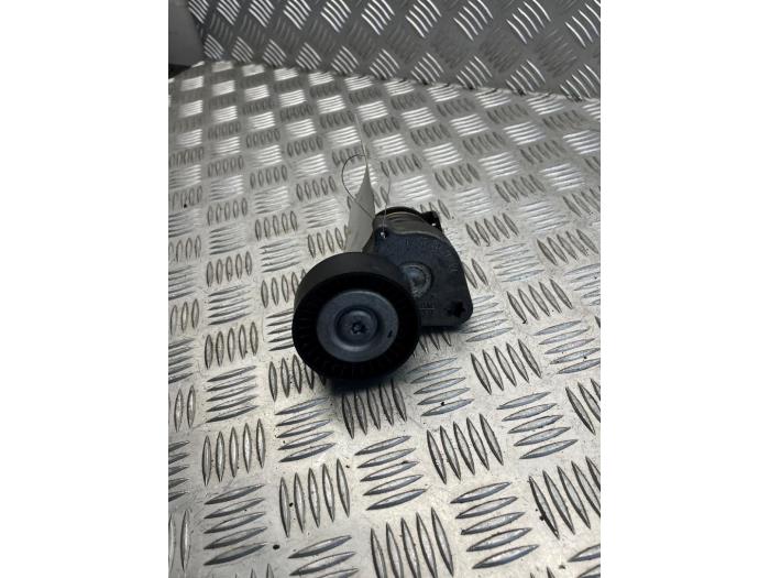 Usados Rodillo tensor correa múltiple Mercedes C (W203) Precio € 20,00 Norma de margen ofrecido por EU Engines & Parts BV