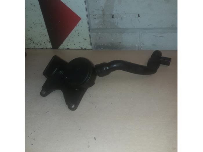 Begagnade PCV-ventil Mercedes E (W211) 3.0 E-300 CDI 24V Bluetec Pris € 25,00 Marginaltabell erbjuds av EU Engines & Parts BV