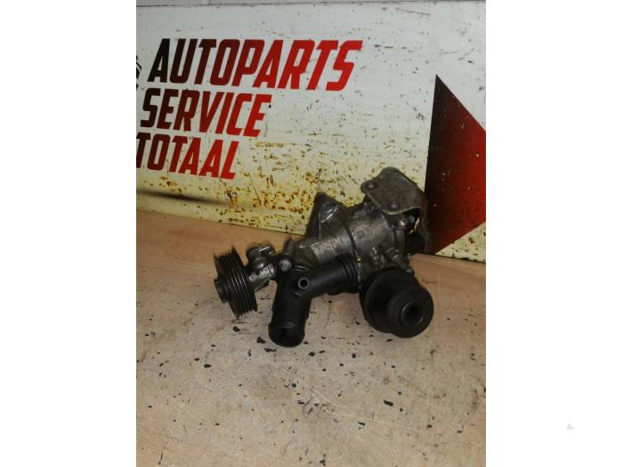 Begagnade Vattenpump Mercedes A (W176) 1.6 A-200 16V Pris € 100,00 Marginaltabell erbjuds av EU Engines & Parts BV
