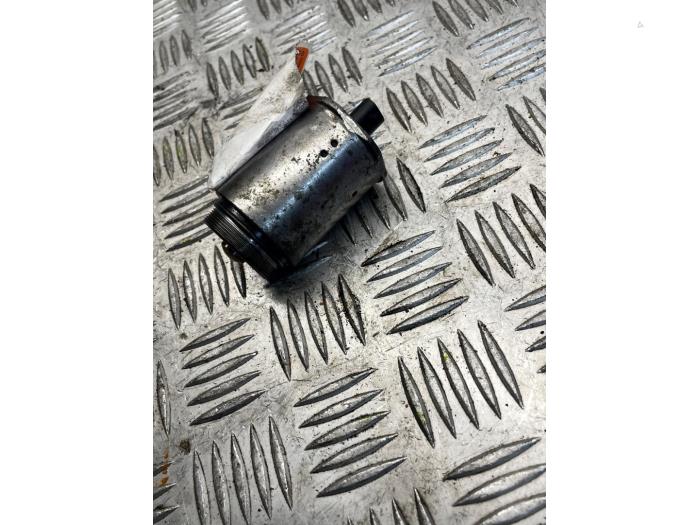 Used Oil pump switch Mercedes Vito (639.6) 2.2 110 CDI 16V Euro 5 4x4 Price € 20,00 Margin scheme offered by EU Engines & Parts BV