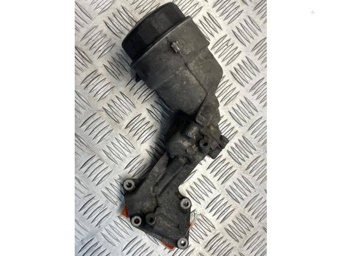 Gebrauchte Ölfiltergehäuse Mercedes Sprinter 3,5t (906.63) 319 CDI,BlueTEC V6 24V Preis € 35,00 Margenregelung angeboten von EU Engines & Parts BV