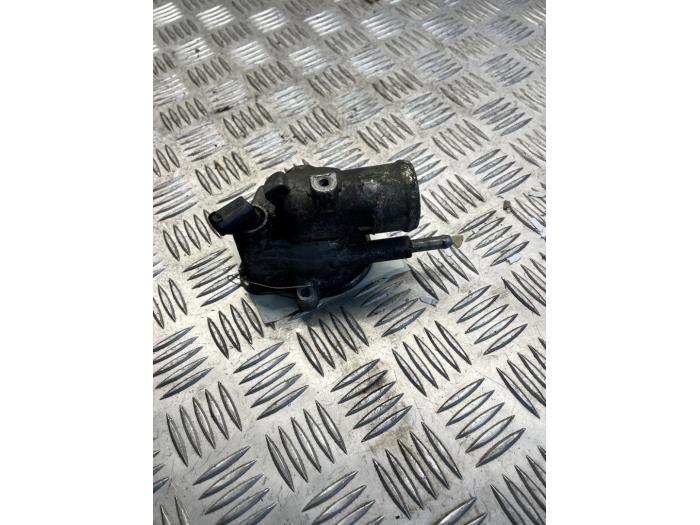 Gebrauchte Thermostat Mercedes Vito (638.0) 2.2 CDI 108 16V Preis € 20,00 Margenregelung angeboten von EU Engines & Parts BV