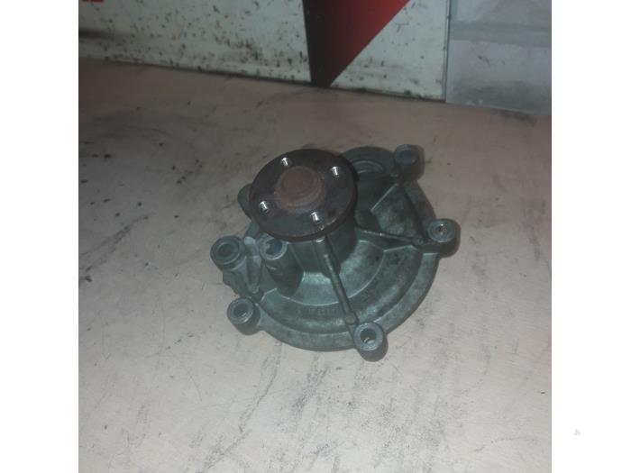 Gebrauchte Wasserpumpe Mercedes E (W212) E-250 CGI 16V BlueEfficiency Preis € 45,00 Margenregelung angeboten von EU Engines & Parts BV