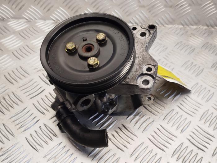 Used Power steering pump Landrover Freelander Hard Top 2.0 td4 16V Price € 75,00 Margin scheme offered by EU Engines & Parts BV