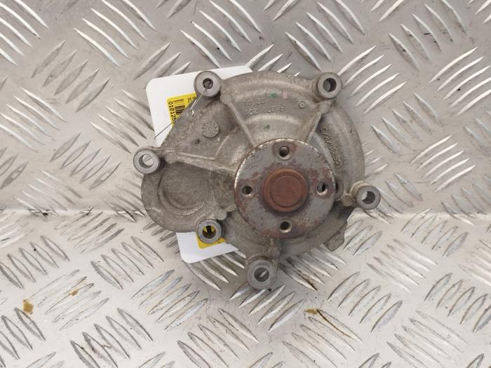 Gebrauchte Wasserpumpe Mercedes C (W204) 1.8 C-180K 16V Preis € 35,00 Margenregelung angeboten von EU Engines & Parts BV