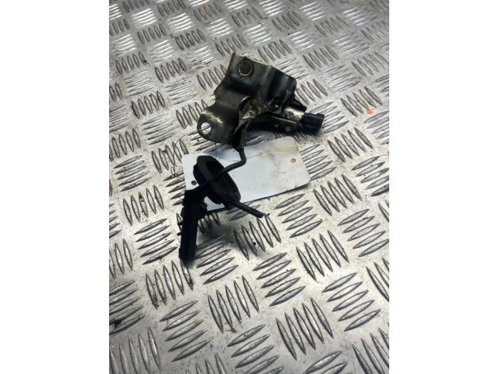 Begagnade Vevaxelsensor Landrover Range Rover Sport (LW) 3.0 TDV6 Pris € 25,00 Marginaltabell erbjuds av EU Engines & Parts BV
