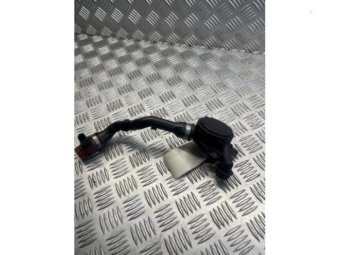 Usagé Ventilation carter Mercedes E Combi (S211) 3.0 E-320 CDI V6 24V Prix € 45,00 Règlement à la marge proposé par EU Engines & Parts BV